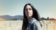 Posłuchaj nowego singla Alanis Morissette "Guardian"