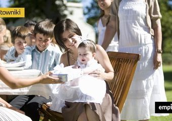 10 praktycznych prezentów na chrzest dla chłopca i dziewczynki
