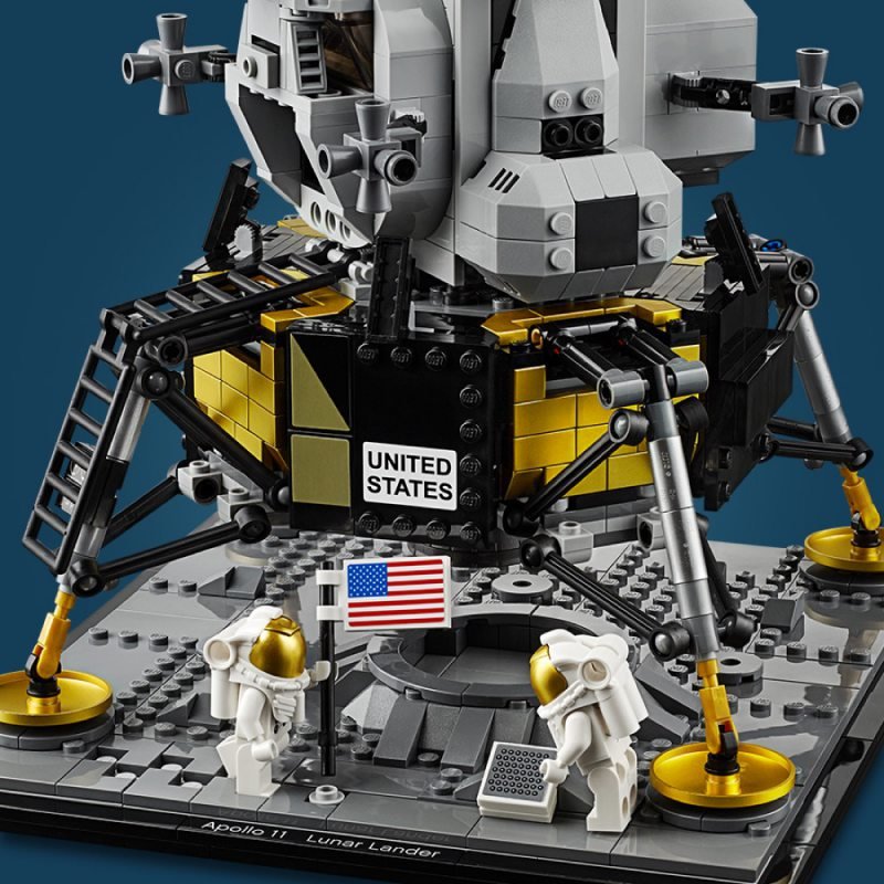 2019 - MISB IN STOCK LEGO 10266 CREATOR EXPERT NASA APOLLO 11 LUNAR LANDER 
