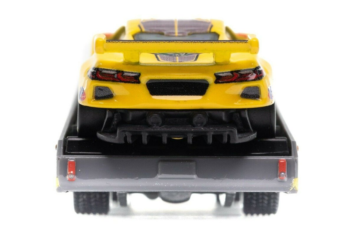 Hot Wheels Corvette C8 R Esportivo Amarelo Mattel GRX31 em Promoção na  Americanas