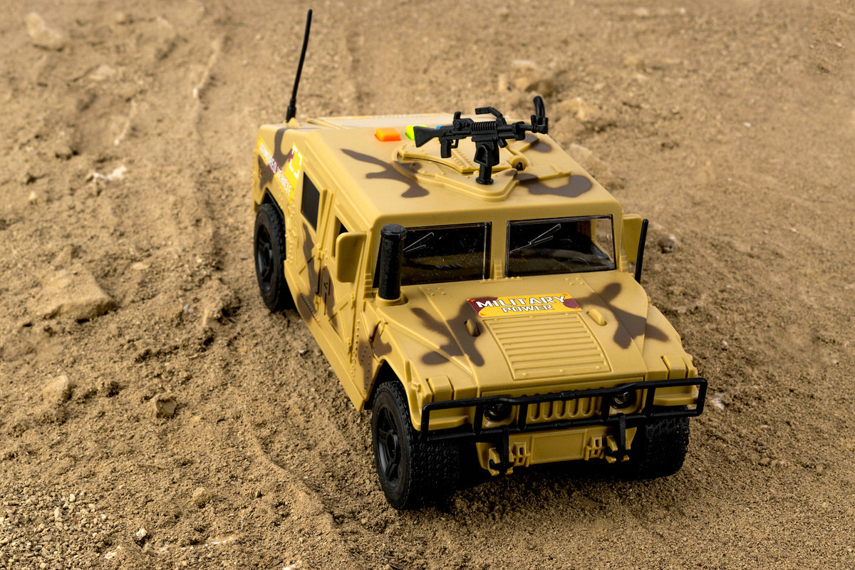 Hammer Auto Wojskowe Z Karabinem Światło Dźwięk Lean Toys Sklep