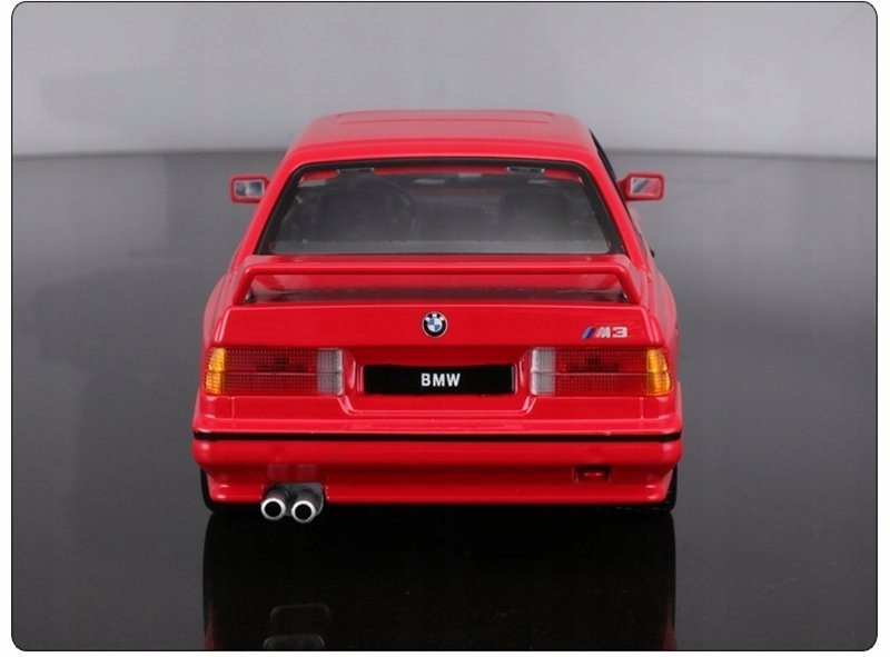 BMW M3 E30 1988 1:24 model Bburago 18-21100 - Bburago