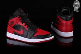 ★NIKE★Jordan 1 Mid Bred Banned 2020★送料・関税込★ Nike Air Jordan 1 Mid Banned (2020) AW 20 スニーカー