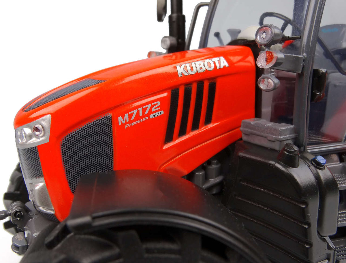 Amazon.co.jp: クボタ トラクター M7171 欧州仕様 1 32