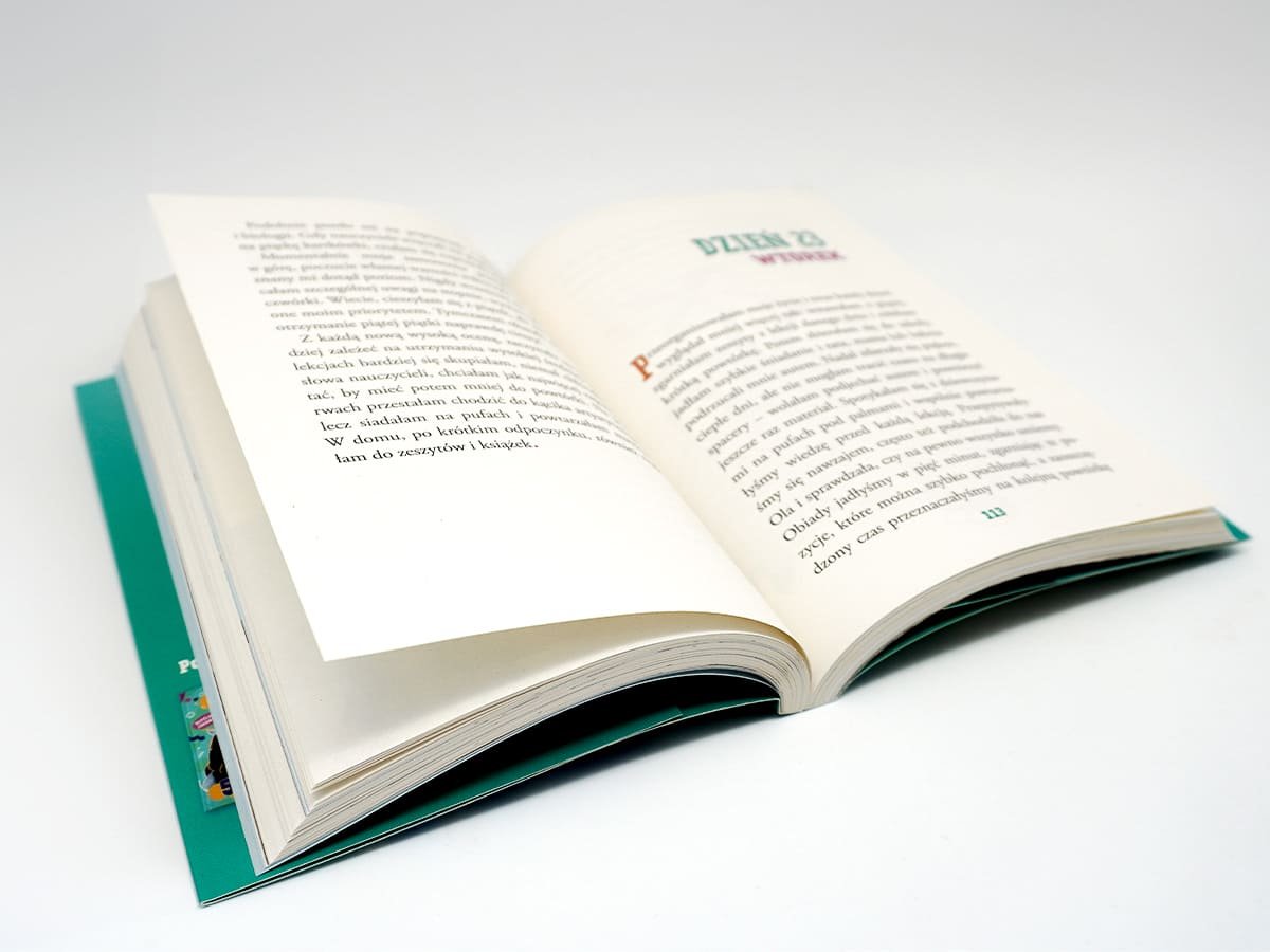 52 dni w nowej szkole - Julia Żyracka | Książka w Empik