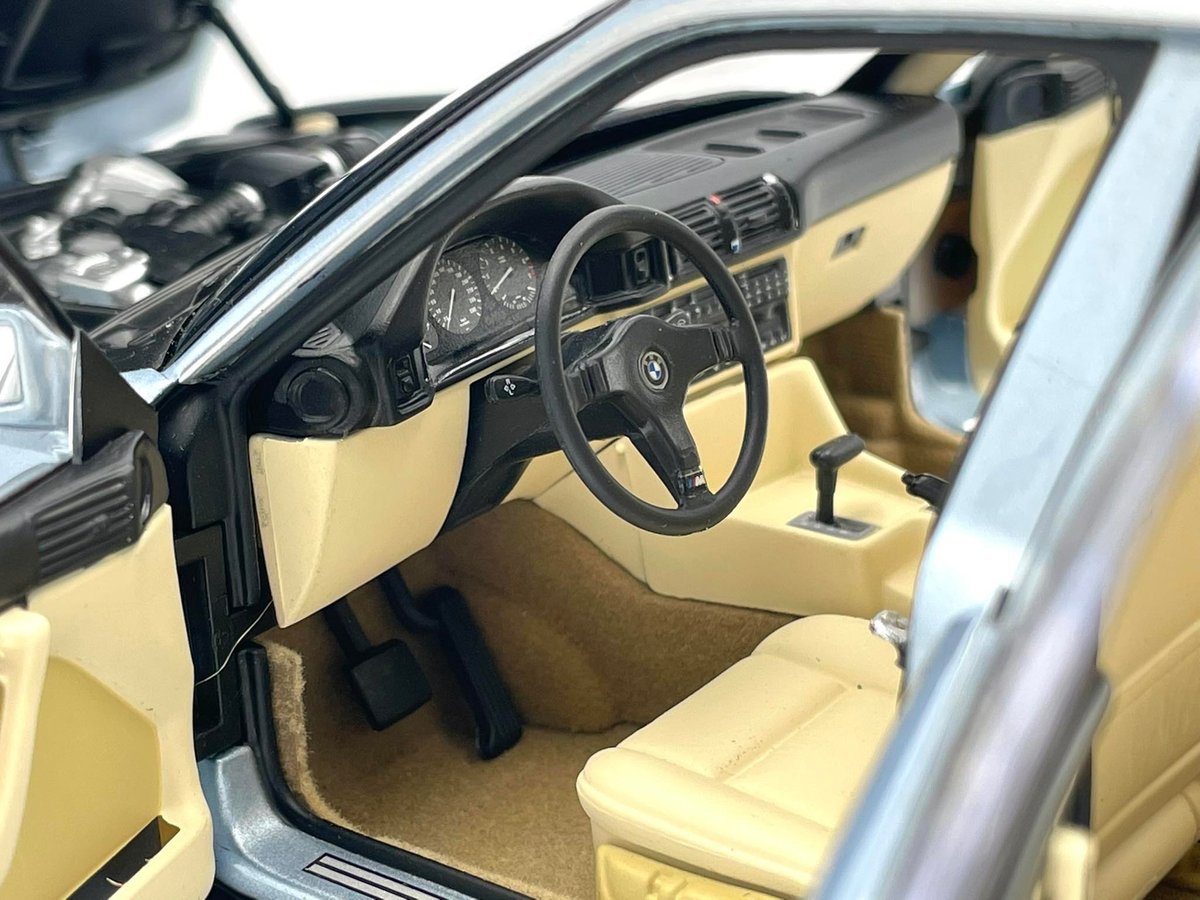 未開封品 MINICHAMPS 1/18 BMW 535i 1988 black 未開封品 MINICHAMPS 1/18