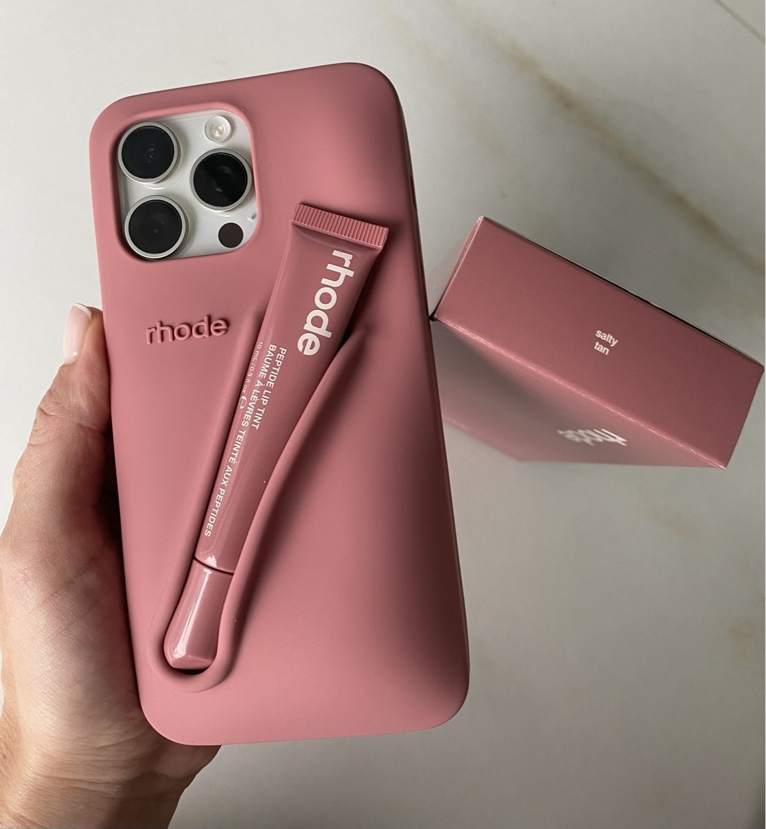 iPhoneアクセサリー rhode skin iPhone case 14 Pro Salty Tan Obudowa-Etui-Rhode-Lip-Case-
