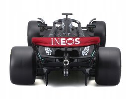 Mercedes AMG W14 E Performance 63 George Russell F1 With Driver And Showcase 2023 Bburago Bu28028 Rus