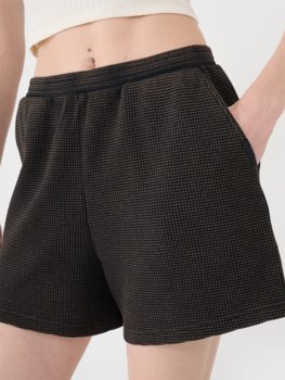 4F Spodenki casual z dzianiny waflowej damskie 4FRSS25TSHOF699-20S Czarny Roz. S - 4F