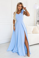 643-7 Elegancka wieczorowa suknia maxi z rozcięciem i różami - błękitna - XL Numoco
