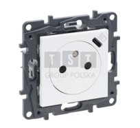 863138 Niloe Step Gniazdo zasilające 2P+Z z USB typu C umieszczonym w plakietce, zaciski automatyczne, z przesłoną biały 863138