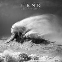A Feast On Sorrow Urne