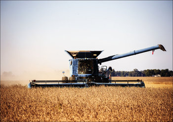 A harvesting operation kicks up dust in rural Carroll County, Indiana., Carol Highsmith - plakat 42x29,7 cm - Galeria Plakatu