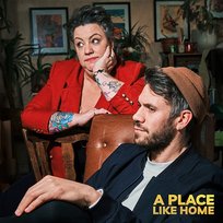 A place like Home Thomas Kahn, Kaz Hawkins