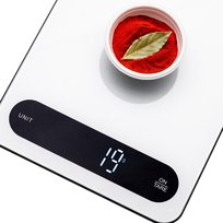 Adler AD3177wb: Waga kuchenna z precyzją do 1g, elegancki design, ładowanie USB-C, duża platforma szklana 16x22cm, dokładność i funkcjonalność Adler