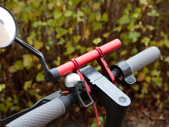 Aluminiowy uchwyt na kierownice rower / Hulajnoga Xiaomi M365/ Pro - czerwona - Hedo