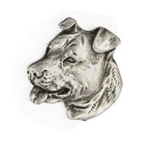 Amerykański Staffordshire terrier, Amstaff, Amstaf  - posrebrzana broszka z psem, elegancki pin, ozdoba klapy marynarki marki Art-Dog