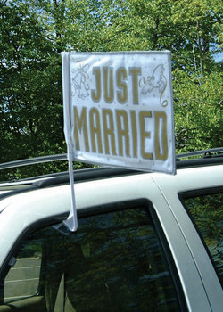 Amscan Flaga na auto Just Married tkanina 35,5 x 45,7 cm - Amscan