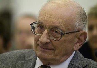 Świat na głowie - rozmowa z prof. Władysławem Bartoszewskim
