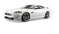 Bburago 1:24 Jaguar XKR-S -biały  (21063) (18-21063)