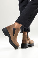 Beżowe botki skórzane damskie na szerokim klocku guma w cholewce produkt polski casu 60487-36