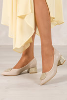 Beżowe Czółenka Skórzane Damskie Ażurowe Na Klocu Z Ozdobą  Produkt Polski Casu 02207-535-2731-39