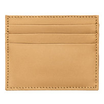 Beżowe etui na karty wizytówki skóra naturalna eleganckie bez zapięcia funkcjonalne i praktyczne