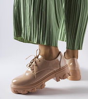 Beżowe lakierowane półbuty Kelly-36