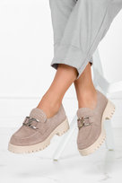 Beżowe mokasyny skórzane damskie na platformie ze srebrnym łańcuchem PRODUKT POLSKI Casu 20089-40