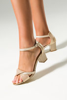 Beżowe sandały skórzane damskie błyszczące z zakrytą piętą PRODUKT POLSKI Casu 506-40