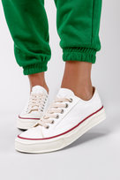 Białe trampki damskie sznurowane Casu 12-10-21-W-38