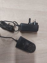 BOSCH ŁADOWARKA Ładowarka AL 18V-20 do akumulatorów PBA 18V BOSCH