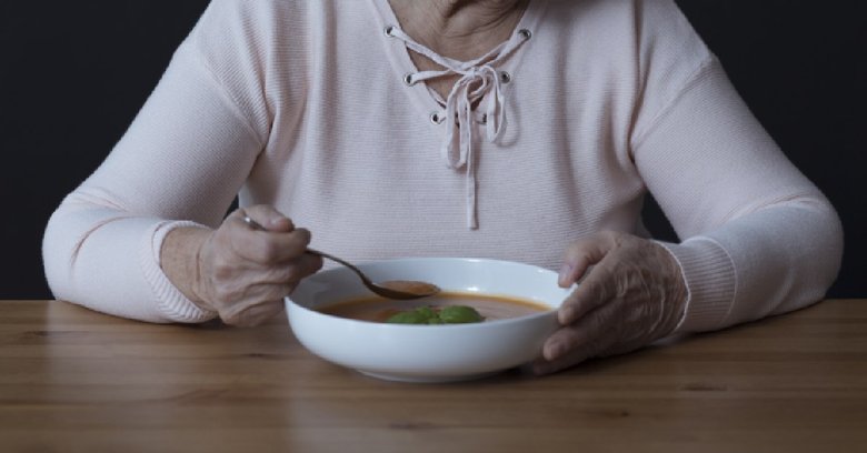 Brak apetytu u seniora – przyczyny i jak go pobudzić?