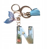 Breloczek z literą N - plażowy urok, piękna ozdoba do kluczy