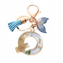 Breloczek z literą Q - plażowy urok, piękna ozdoba do kluczy