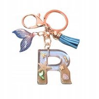 Breloczek z literą R - plażowy urok, piękna ozdoba do kluczy