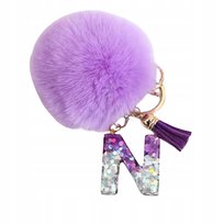 Breloczek z pomponem fioletowym - litera N, stylowy dodatek