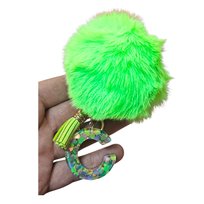 Brelok do kluczy literka C pompon zielony zawieszka prezent alfabet