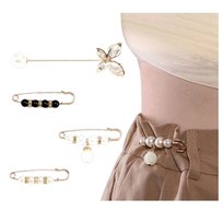 Broszka Złota Zestaw 4 Sztuki z Koralikami Ozdobna Agrafka Lekka Elegancka