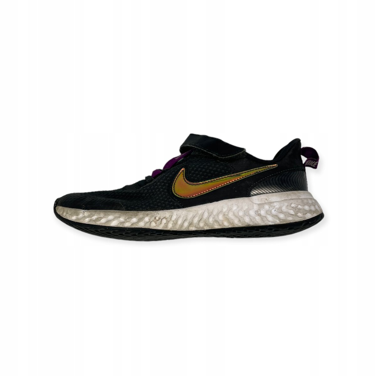 Nike revolution 33 best sale