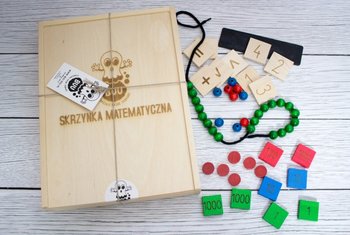 Buu - Strasznie Fajne Zabawki, zabawka edukacyjna Skrzynka Matematyczna - Montessori - Globis Garden