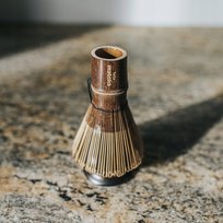 Chasen z Ciemnego Bambusa ToTa Matcha – Tradycyjna Miotełka do Matchy ToTa Matcha
