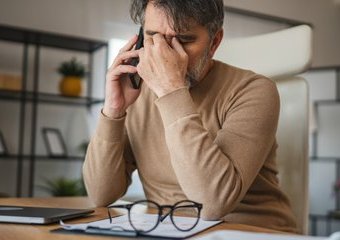 Ciągłe zmęczenie i senność - możliwe przyczyny. Co zrobić?