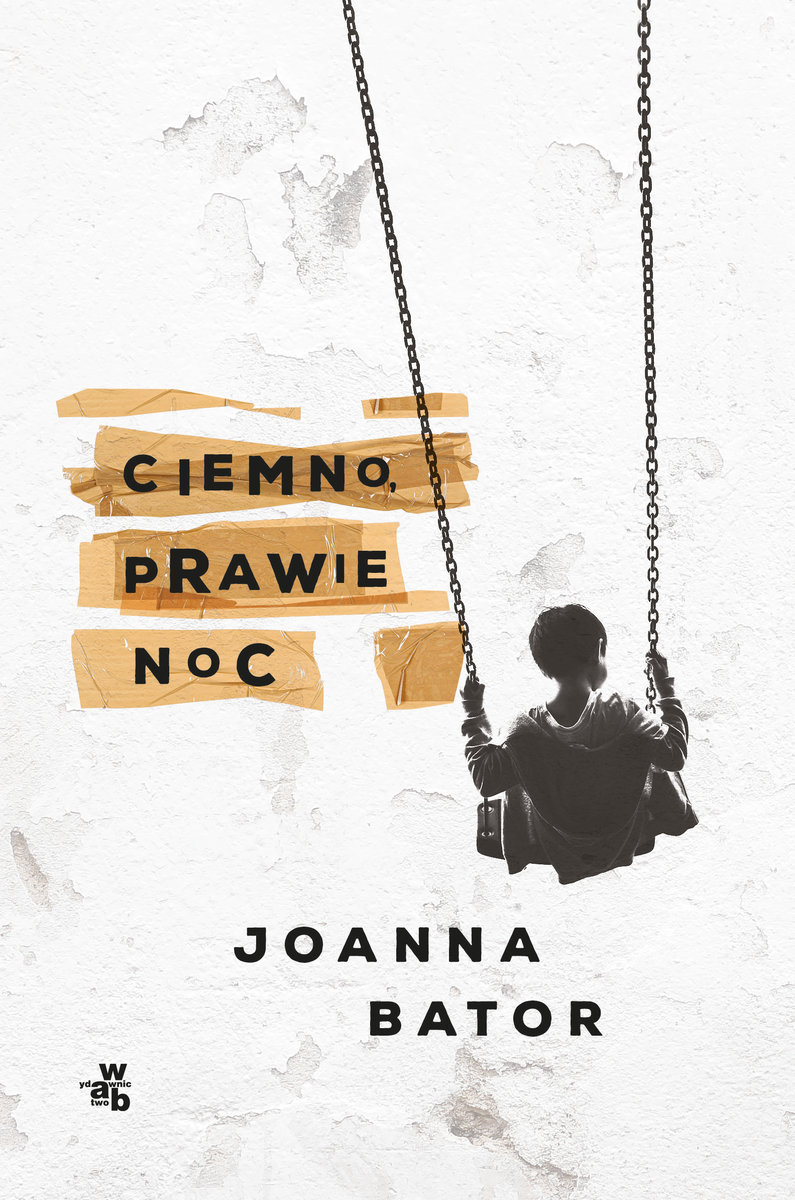 Ciemno, prawie noc - Bator Joanna | Książka w Empik