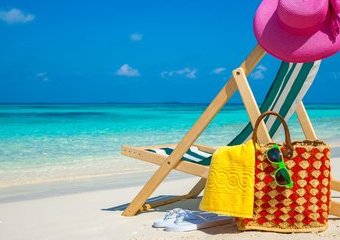 Co zabrać na plażę? Niezbędnik plażowicza