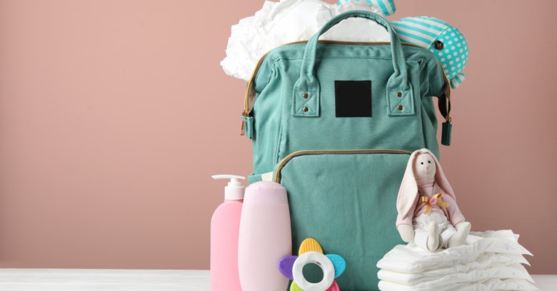 Jak spakować torbę na podróż z dzieckiem? Lista 15 przydatnych rzeczy  