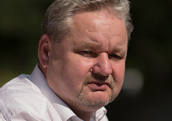 Kolejny tom z serii neomilicyjnego kryminału 