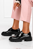 Czarne półbuty Arka na platformie lakierowane POLSKA SKÓRA 6310-1974-41