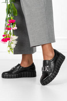 Czarne półbuty skórzane damskie sneakersy na platformie z łańcuchem PRODUKT POLSKI Casu 487-36 - Casu