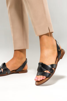 Czarne sandały skórzane damskie płaskie z gumką PRODUKT POLSKI Casu 40185-37 - Casu